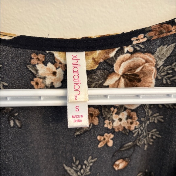 Floral pantsuit in size small - Picture 3 of 3